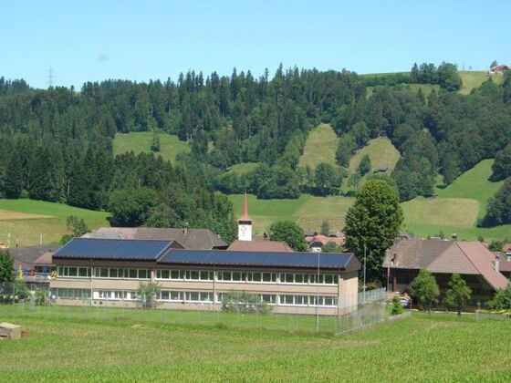 Schulhaus Dorf, Bowil